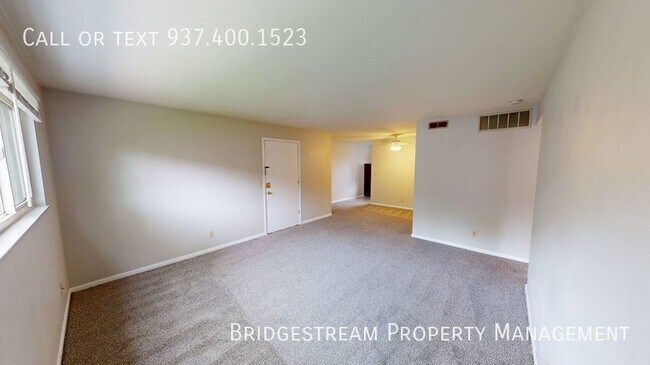 Foto del edificio - Luxury 2 bedroom, 1 bath unit with carport...