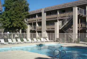 Piscina - Bellridge Apartments