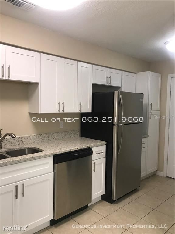 Building Photo - 2 br, 1 bath Duplex - 755 N Oak Ave