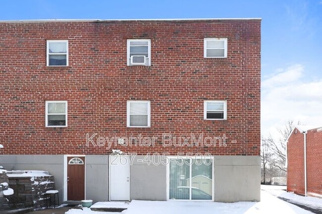 Foto del edificio - 419 W Jefferson St