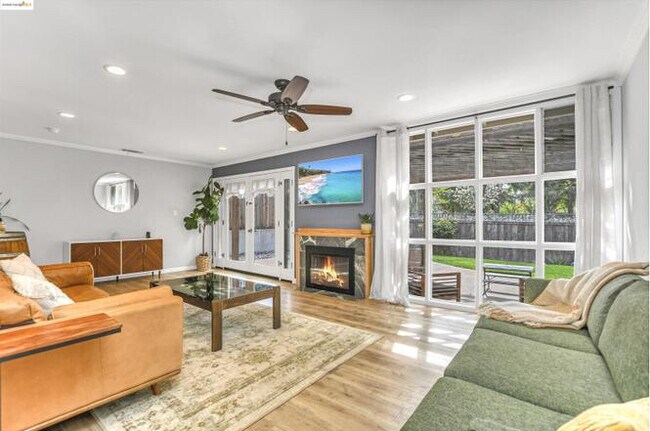 Foto del edificio - 2419 Erie Dr