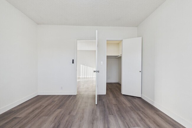 Foto del edificio - Cedar Court Apartments