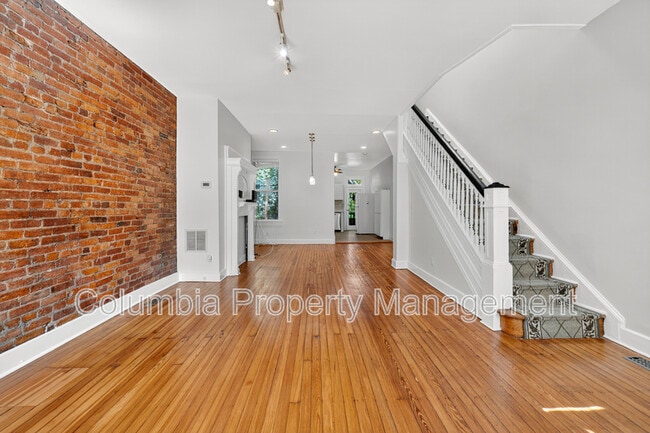 Building Photo - 1427 Monroe St NW