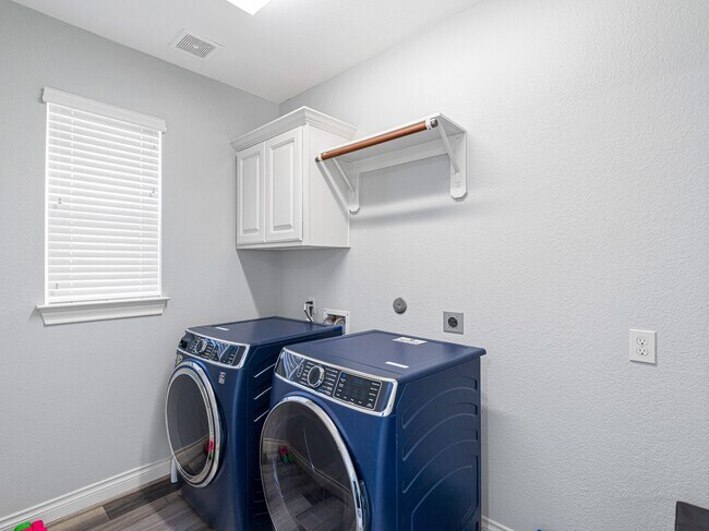 Building Photo - 27703 Lodgemist Ct