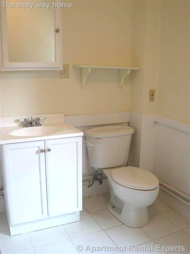 Building Photo - 33 Chester St