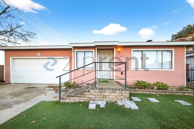 Building Photo - 1858 Park Cir Dr