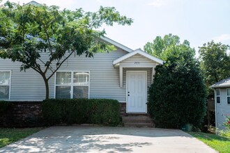 Building Photo - 2451-2451 N Brophy Cir