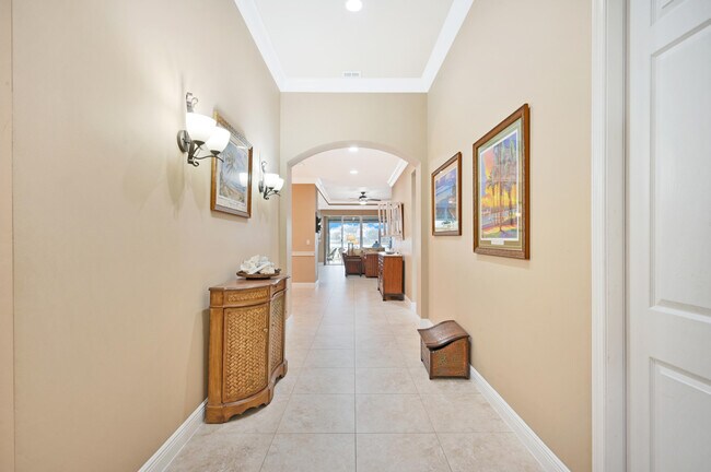 Building Photo - 11771 SW Crestwood Cir