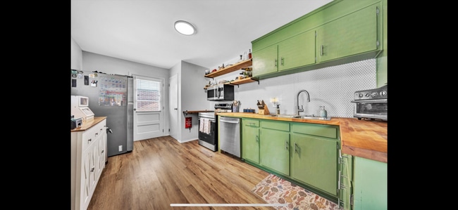 Foto del edificio - 2627 Radford Rd NE