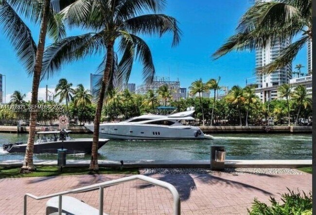 Foto del edificio - 185 SW 7th St