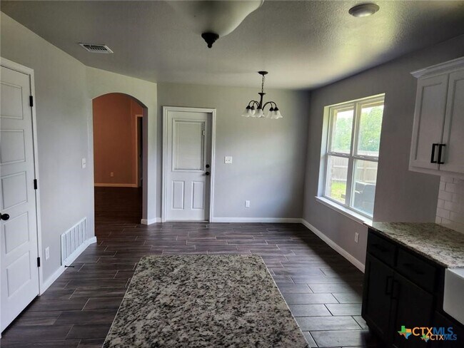 Foto del edificio - 2574 Belle Hubbard Trl