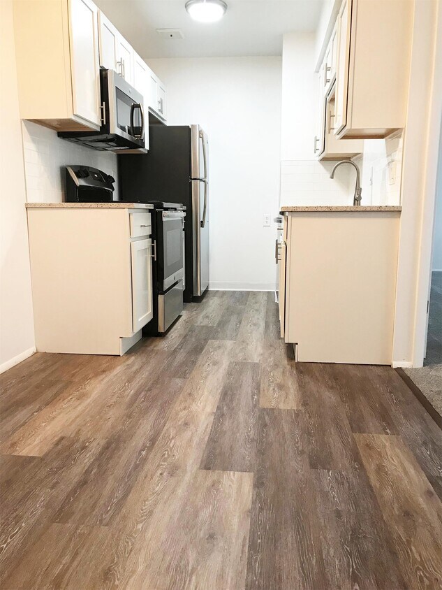 Lakewood A−14CP（美品） Signature Reserve Pizza Wood Fired Caprese 16.89 Oz - 16.89 OZ