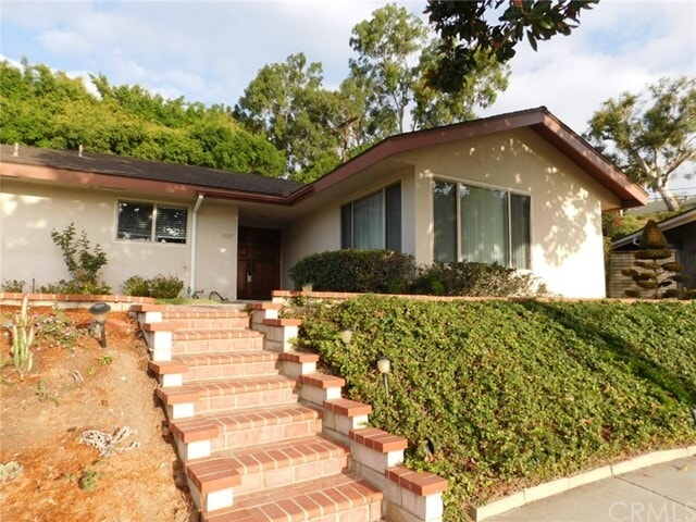Building Photo - 1337 Riedel Ave