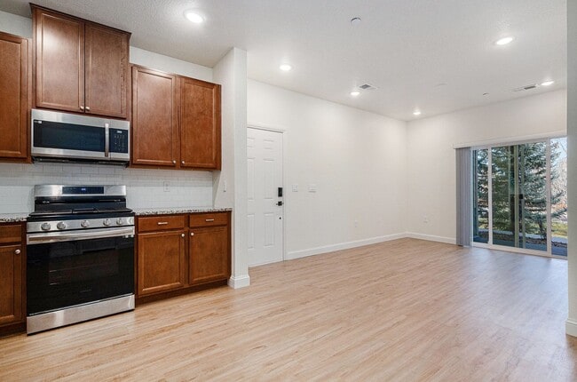 Ground Level Condo - 2 Bedrom 2 Bathroom in Chatfield Bluffs - Ground Level Condo - 2 Bedrom 2 Bathroom in Chatfield Bluffs