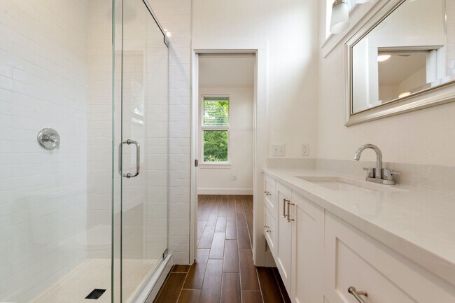 Foto del edificio - 4416 Rosedale Ave