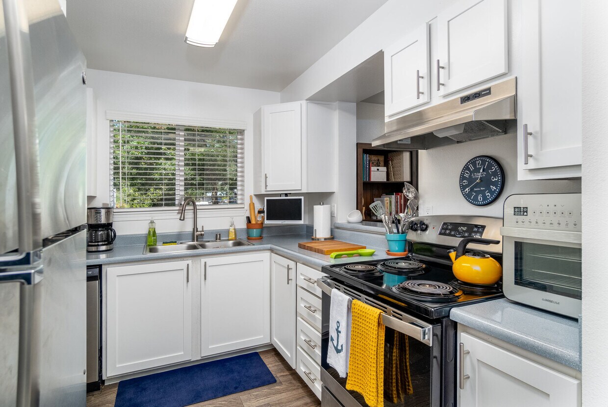 Lakeshore Townhomes Townhomes for Rent Lake Stevens, WA