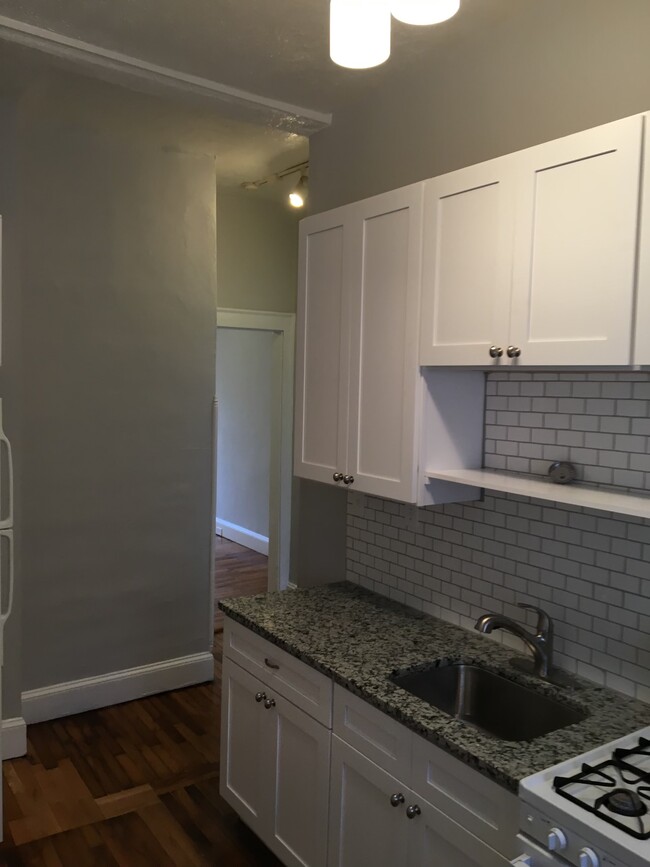 Building Photo - 427 N Highland Ave NE