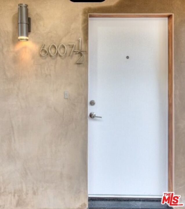 Foto del edificio - 6007 1/2 Barton Ave