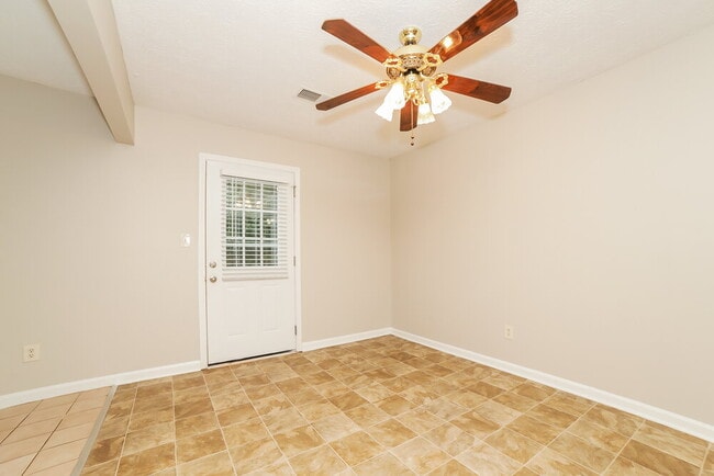Building Photo - 35 Windsong Ct