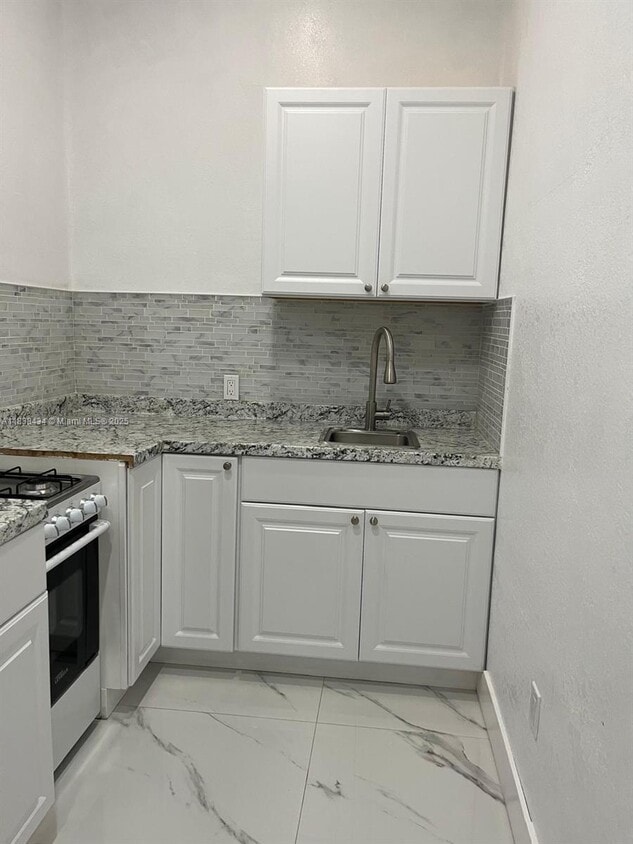 Primary Photo - 23132 SW 107th Ave