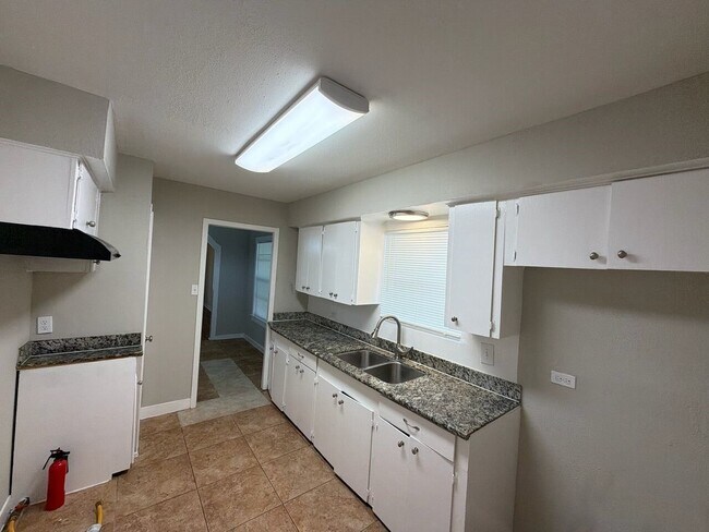 Foto del edificio - 4622 Falls St