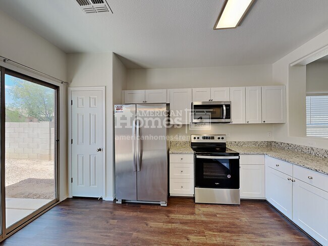 Foto del edificio - 83 W Calle Priscal