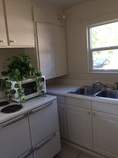 Foto del edificio - 709 NE 43rd St
