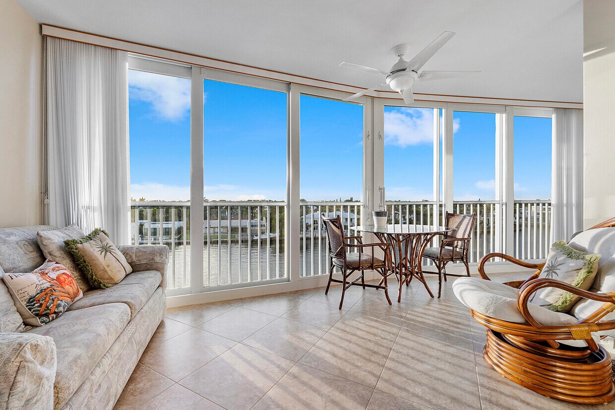 Primary Photo - 3310 S Ocean Blvd