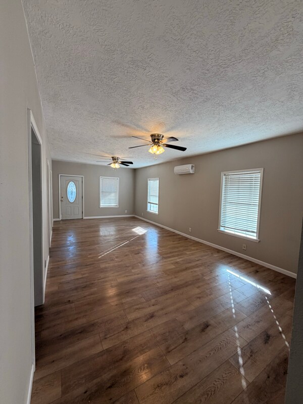 Foto del edificio - 302 1st St