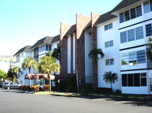 Foto principal - 4740 NW 21st St