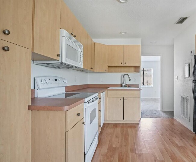 Foto del edificio - 1211 68th Ave Dr W