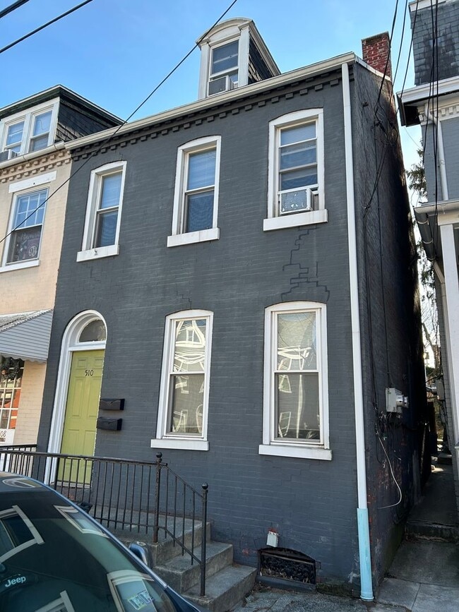 Building Photo - 510 W Orange St