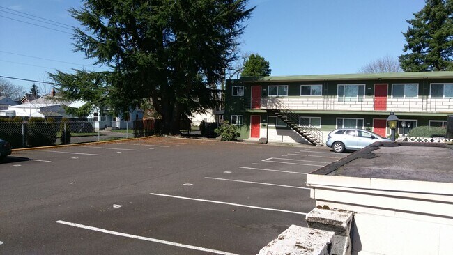 Building Photo - Coming Soon! Upstairs 2 Bedroom 1 Bathroom...