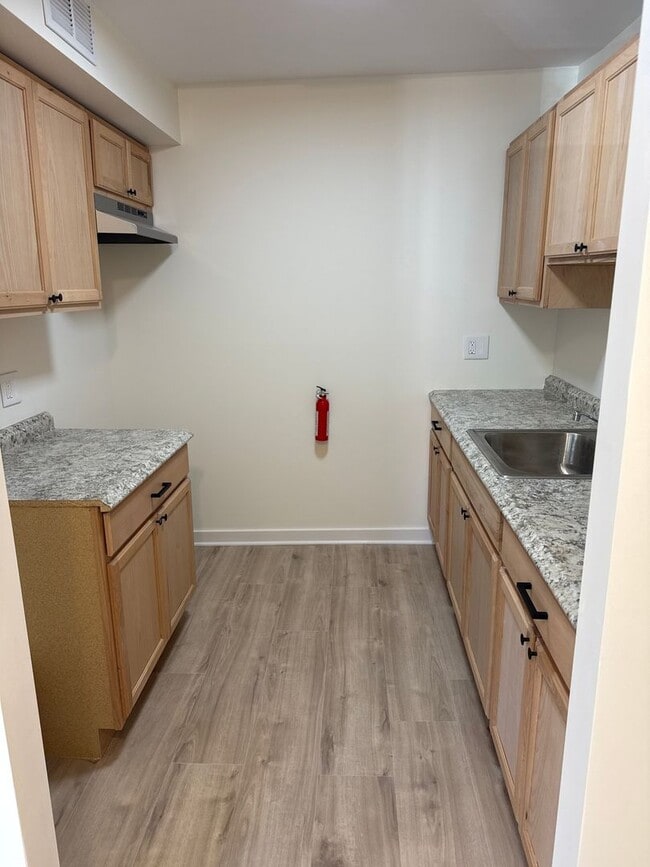 Building Photo - 9440 Woodbridge Rd