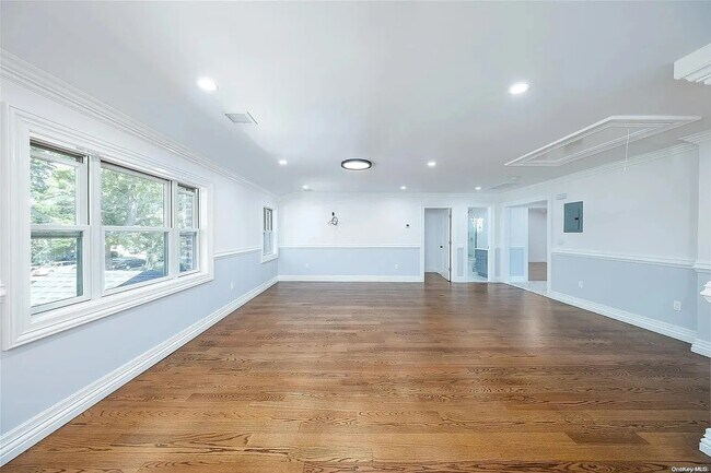 Foto del edificio - 8631 Range St