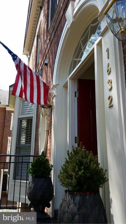 Foto del edificio - 1632 Colonial Hills Dr