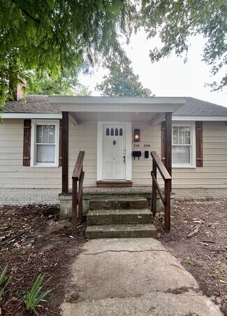 Building Photo - 210 8th St S