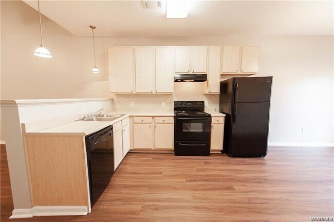 Building Photo - 133 Pine Meadows Cir