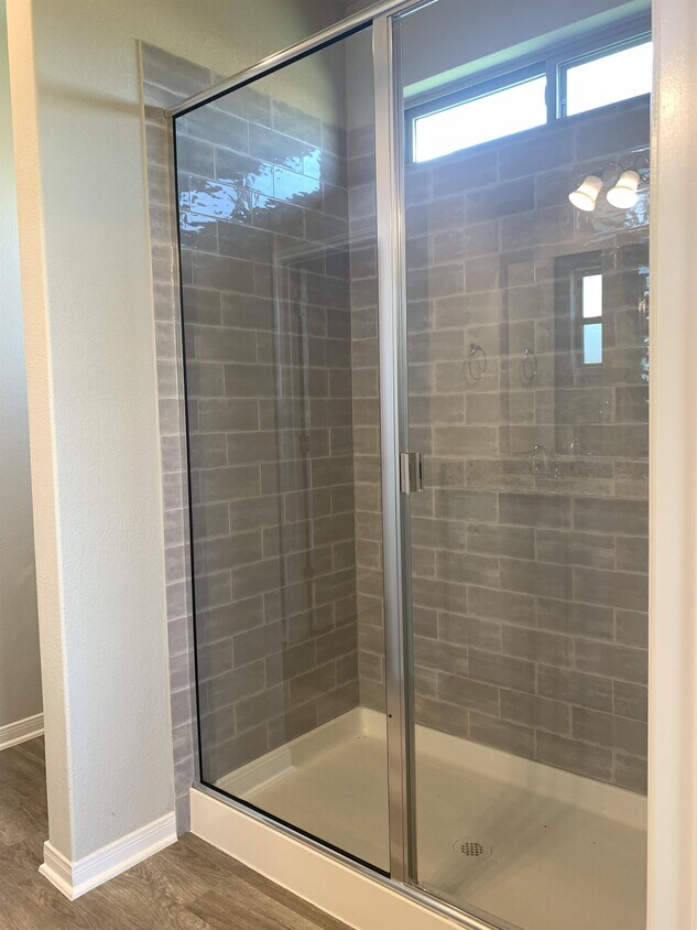 Foto principal - 1353 Aurora Grv Bnd