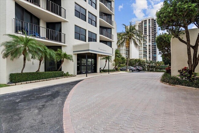 Photo - 5420 N Ocean Dr Apartment