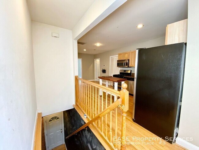 Foto del edificio - 650 Newton Pl NW
