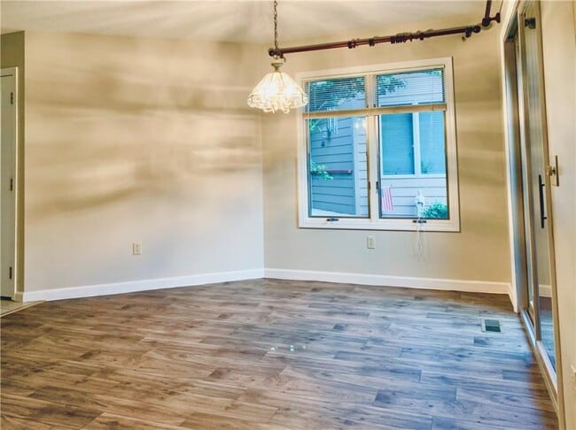 Building Photo - 2 bedroom in Decatur IL 62521