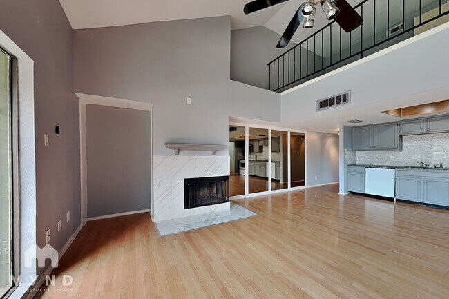 Foto del edificio - 14777 Wunderlich Dr