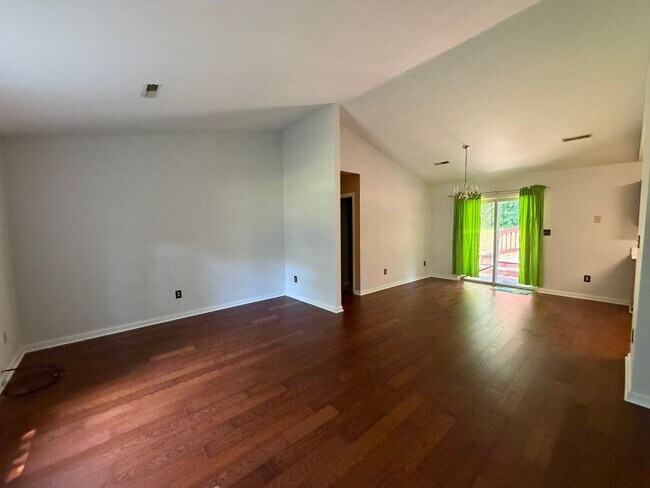 Foto del edificio - 137 Snapdragon Rd