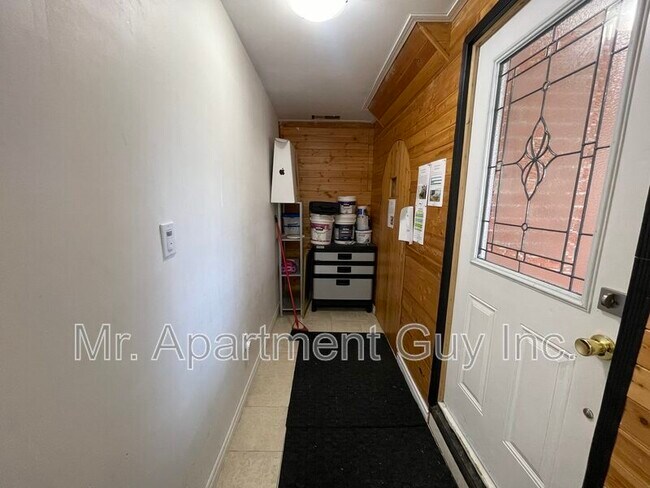 Building Photo - 28 Foxacre Row