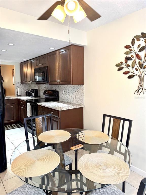 Foto del edificio - 4409 Longmeadow