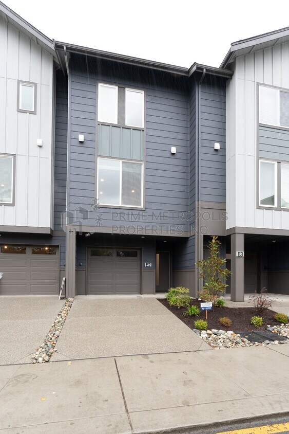 Foto principal - 16111 36th Ave W