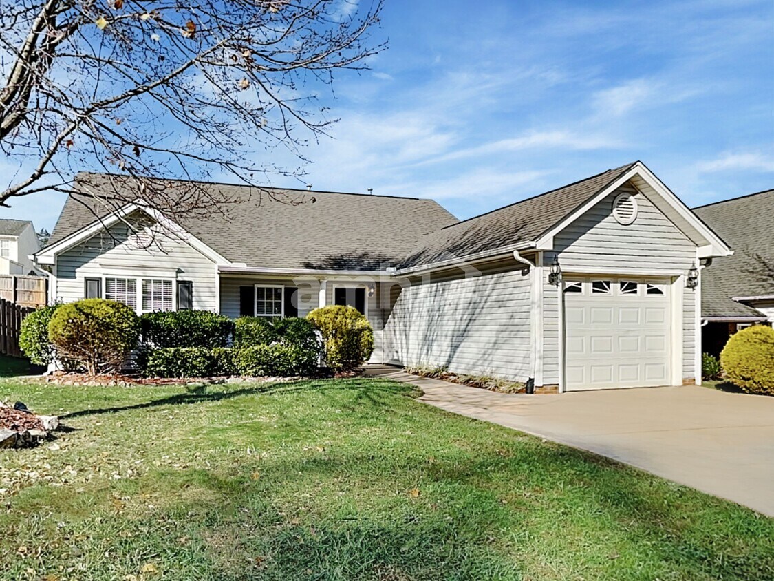 959 Peachtree Meadows Circle House Rental in Kernersville, NC