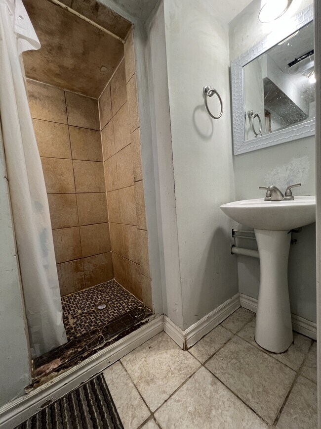 Photo du bâtiment - 18 Linden Ave