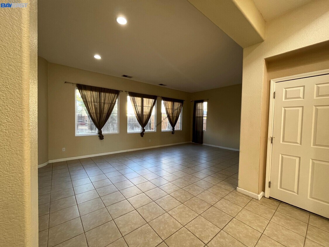 Building Photo - 225 Dorchester Ct